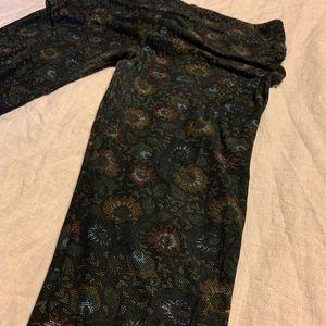Dark Floral LuLaRoe TC Leggings